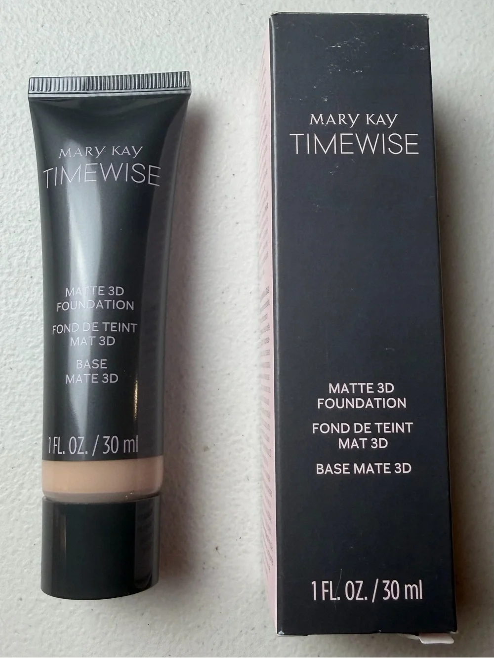NIB Mary Kay TimeWise Matte 3D Foundation Shade Beige C 140 Base Makeup 1 fl oz